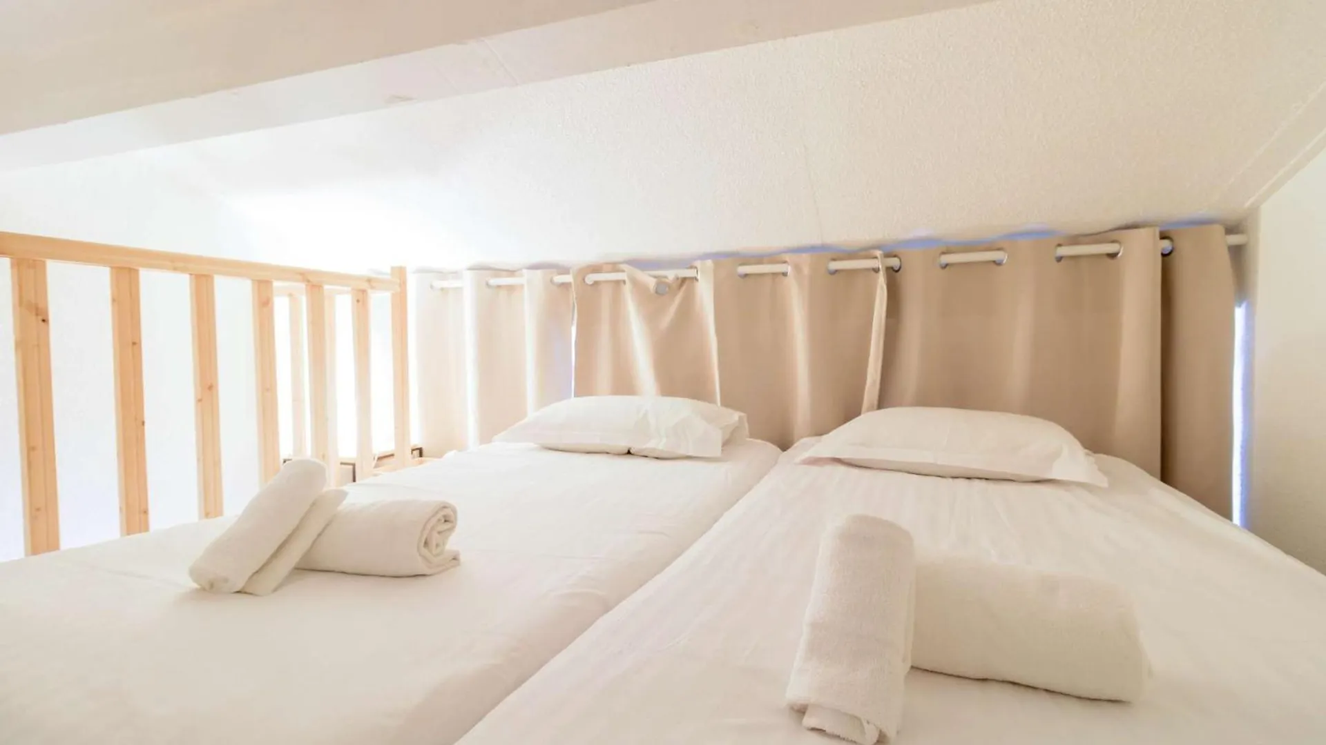 Select'Sohome - Duplex Pour 5 Personnes Dans Une Residence Avec Piscine - Roses-41 Bormes-les-Mimosas 0*,  Frankrijk